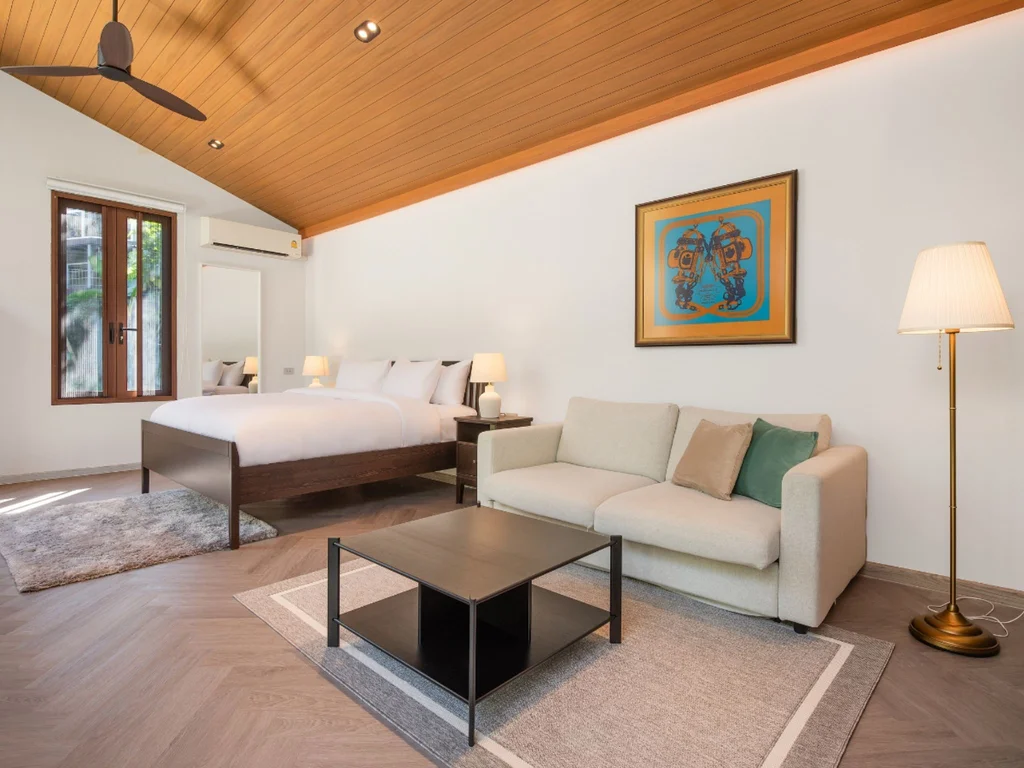 Villa with Lake View