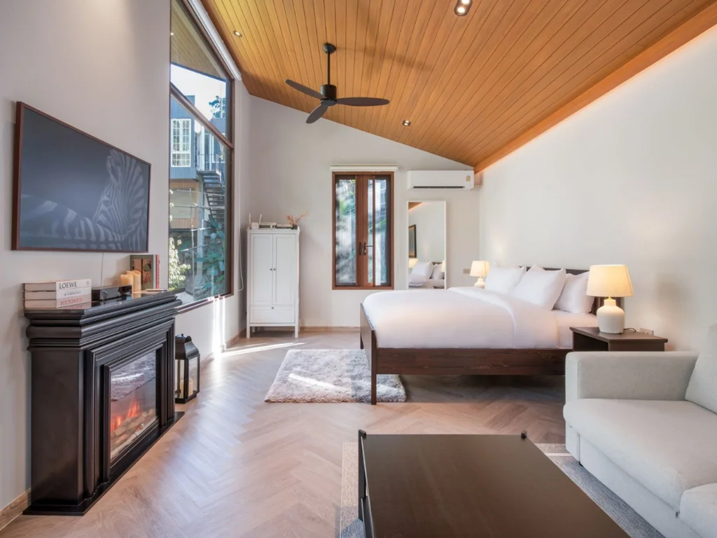 Villa with Lake View