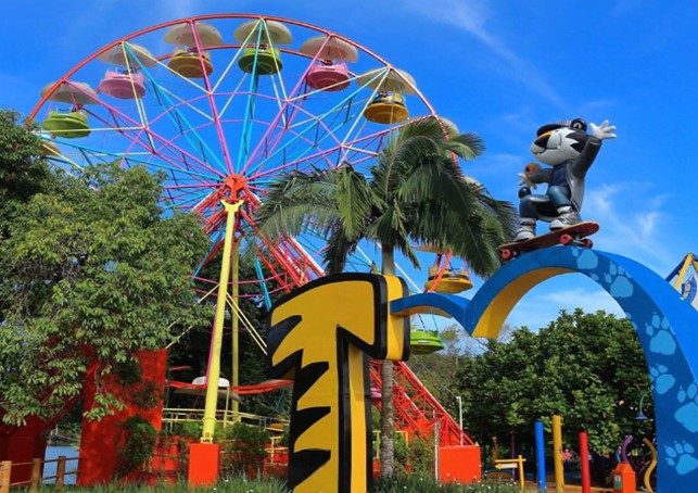 Beto Carreiro World com um dia de parque - 4 dias
