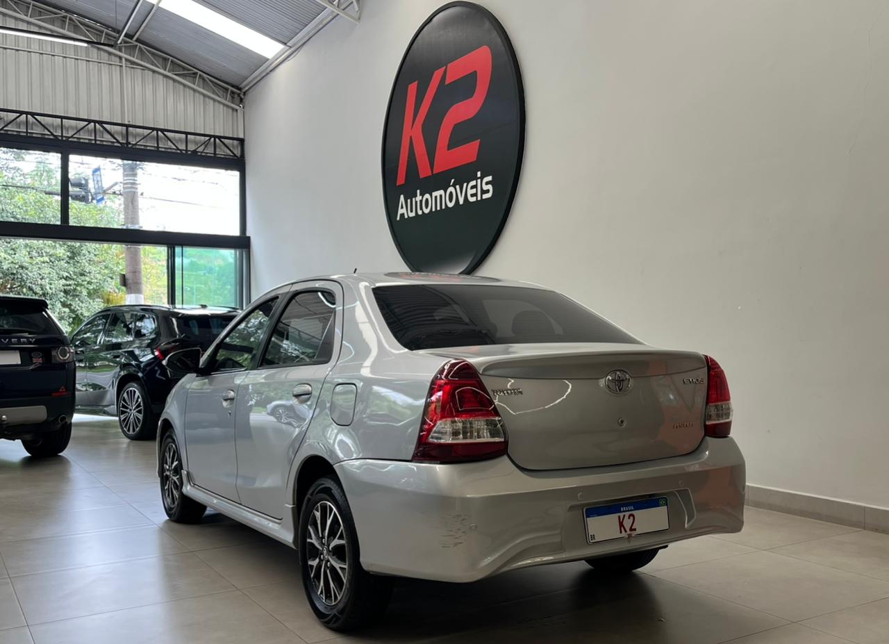 TOYOTA  ETIOS  - Foto 2