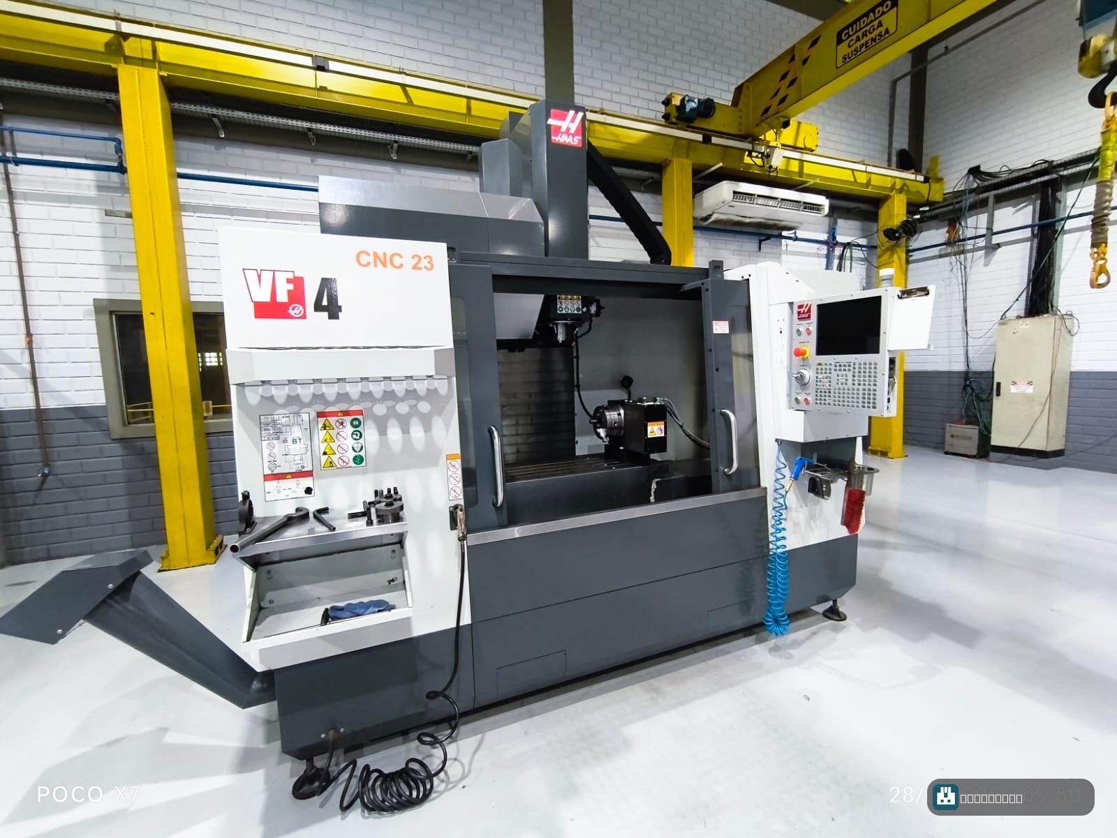 Haas VF-4-SE — Centro de Usinagem Vertical Haas VF-4 com 4º Eixo Usado