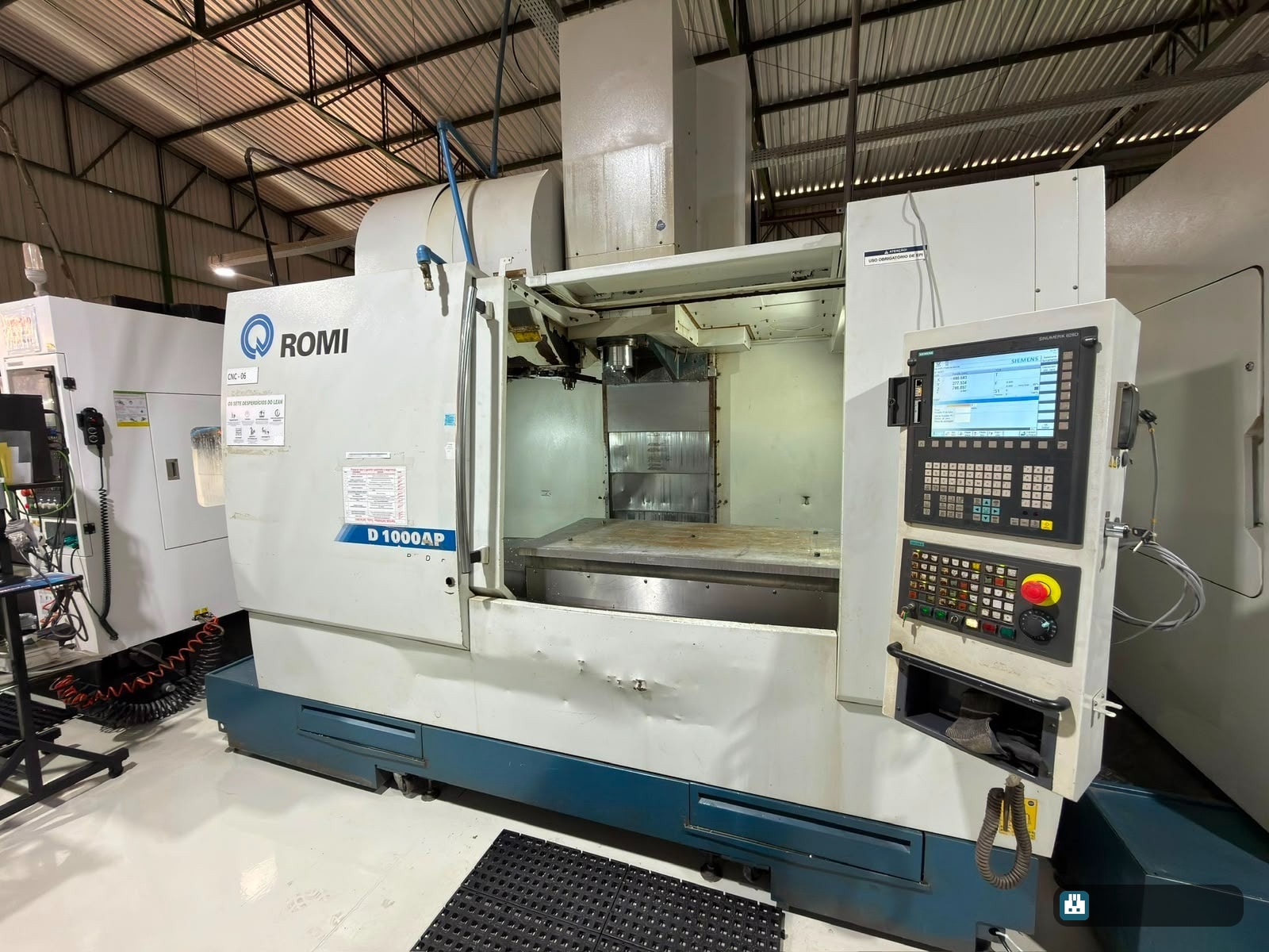 Romi D 1000 AP — Centro de Usinagem Vertical Romi D 1000 AP Usado