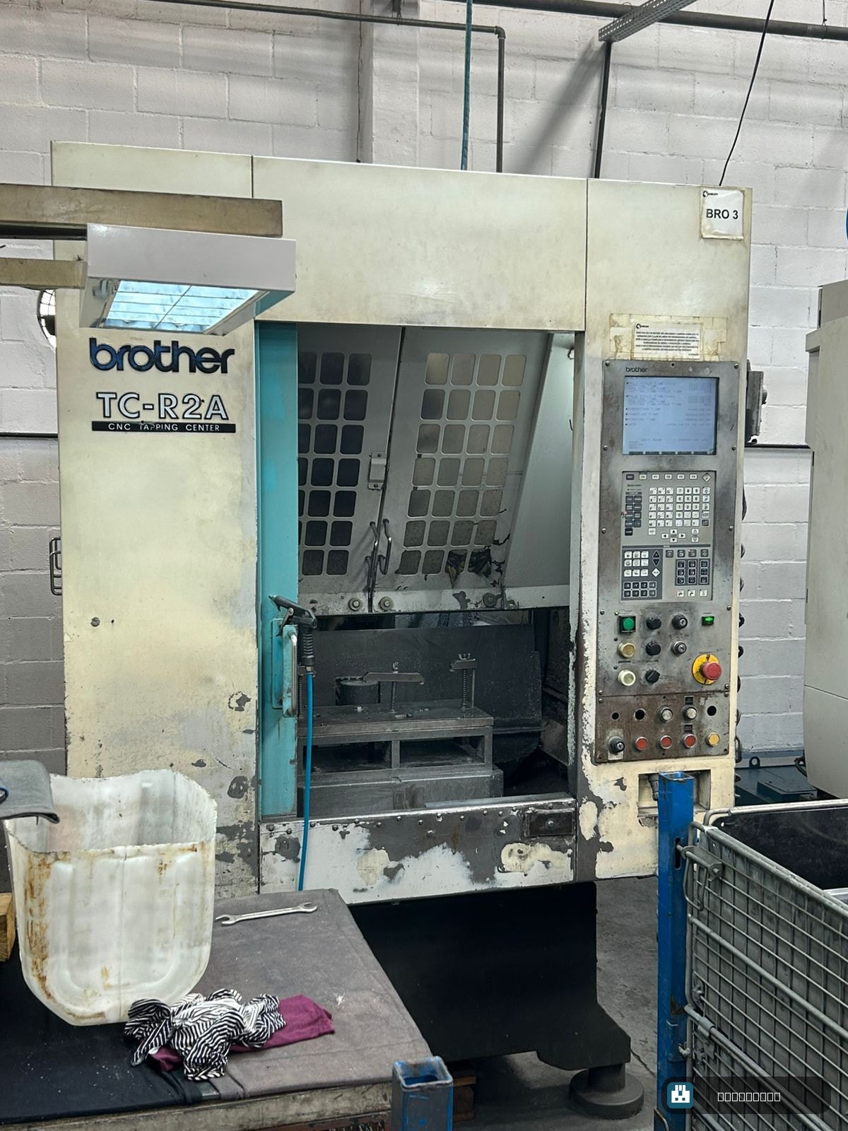 Brother TC-R2A — Centro de Usinagem Vertical Brother TC-R2A Usado