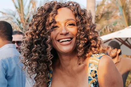 “Estes meses foram difíceis, estive ausente, mas agora de volta”, diz Isabel em aniversário