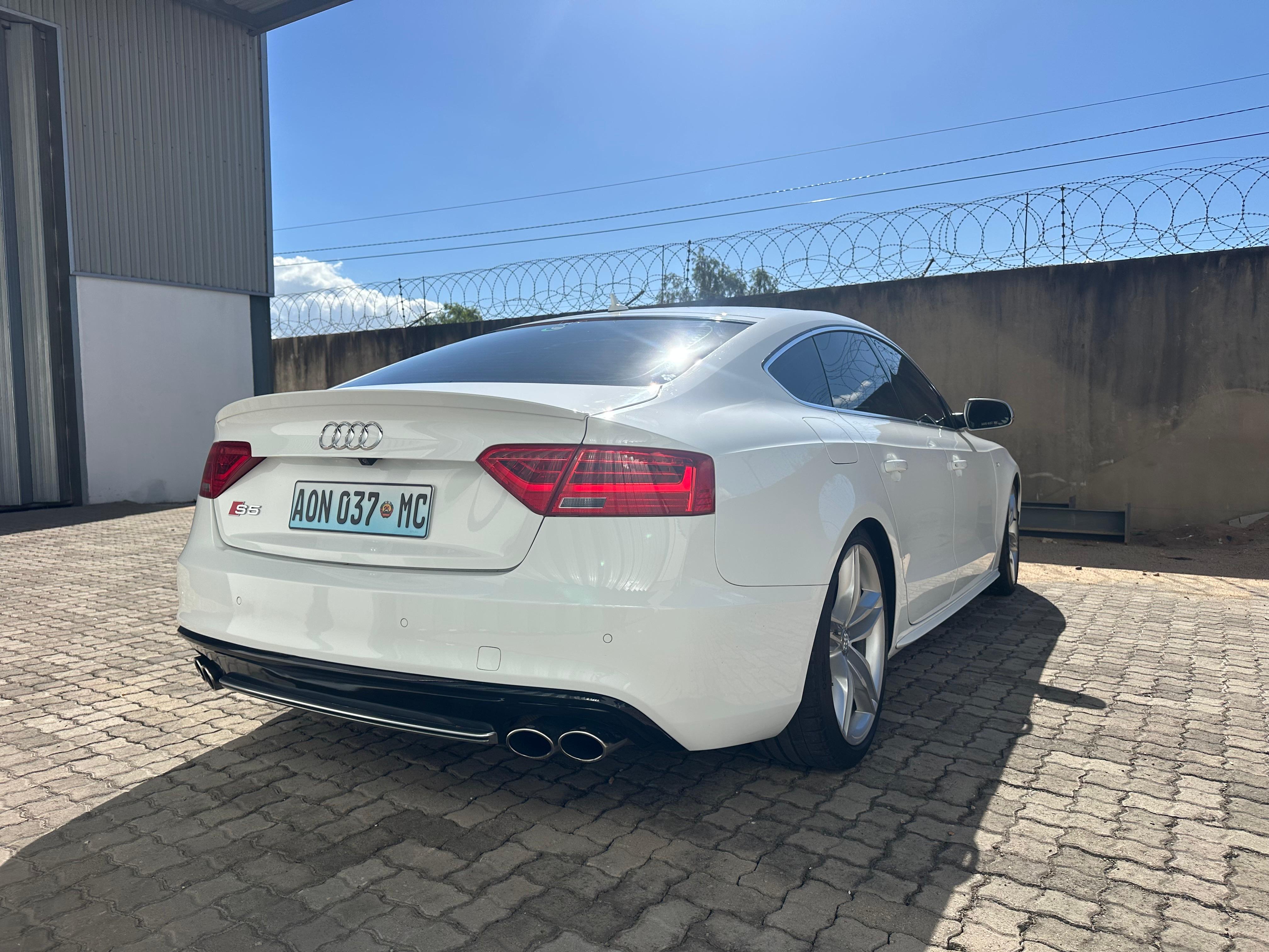 Audi S5 2012 5