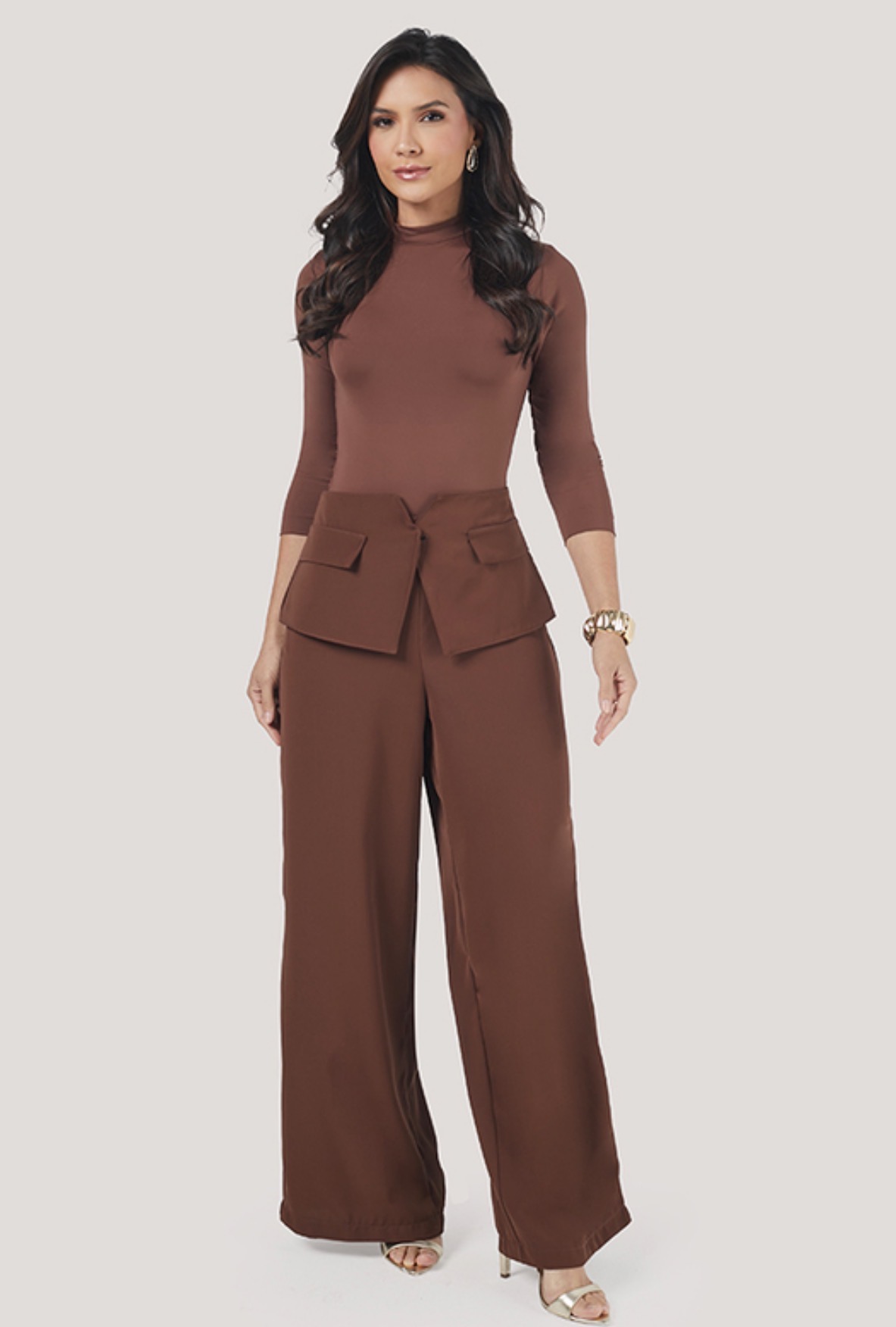 Calça com detalhe removível marrom