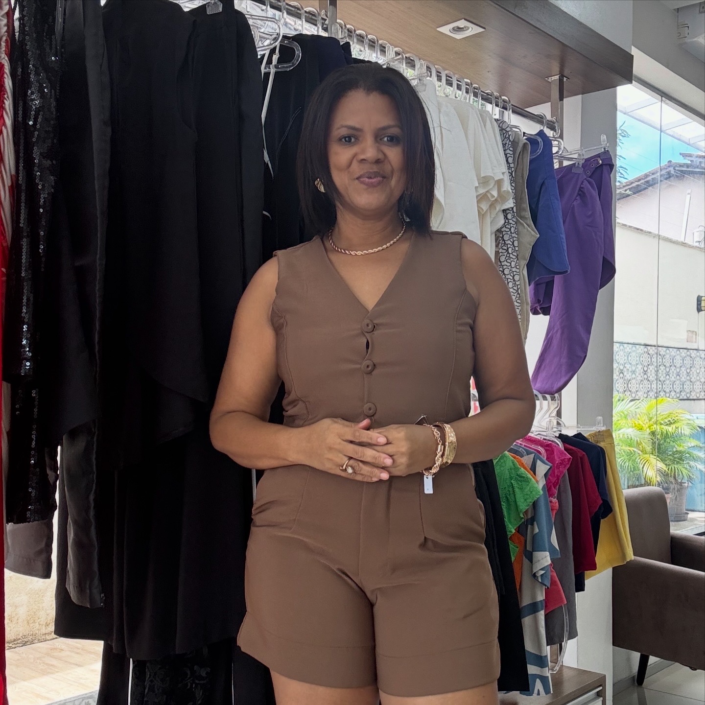 Conjunto Colete e Short na cor marrom