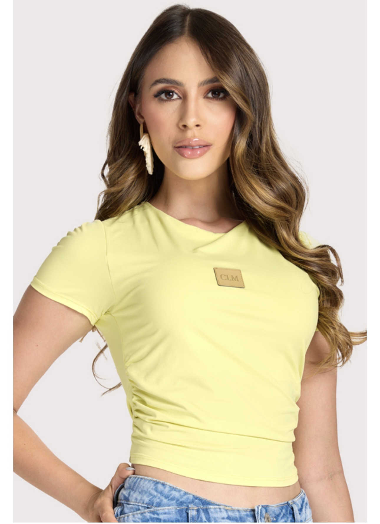 Blusa baby look com Franzidos