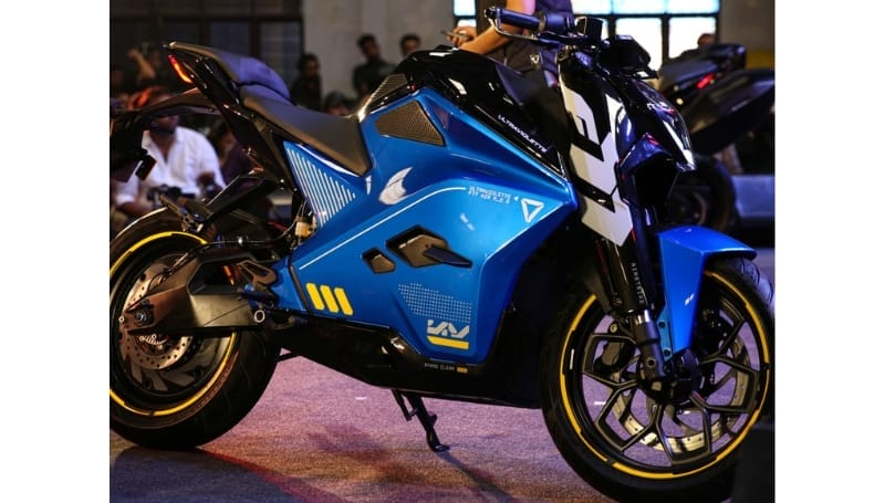 An in-depth look at the F77 MACH 2 by Ultraviolette Automotive showcases a blue <a href=