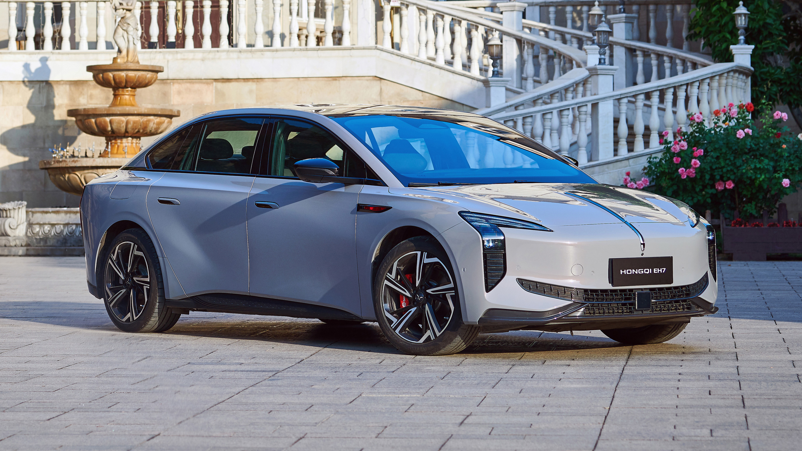 Hongqi EH7 111 kWh Long Range