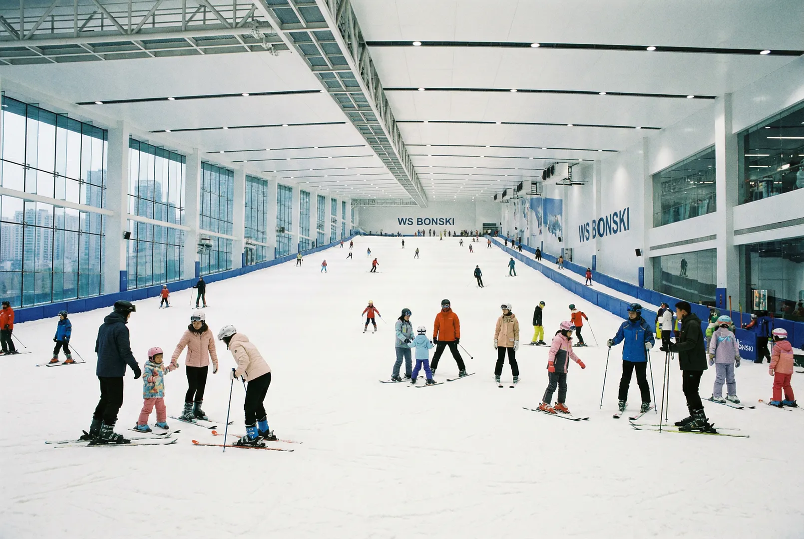 WS Bonski – Wuhan (indoor ski area) ski resort