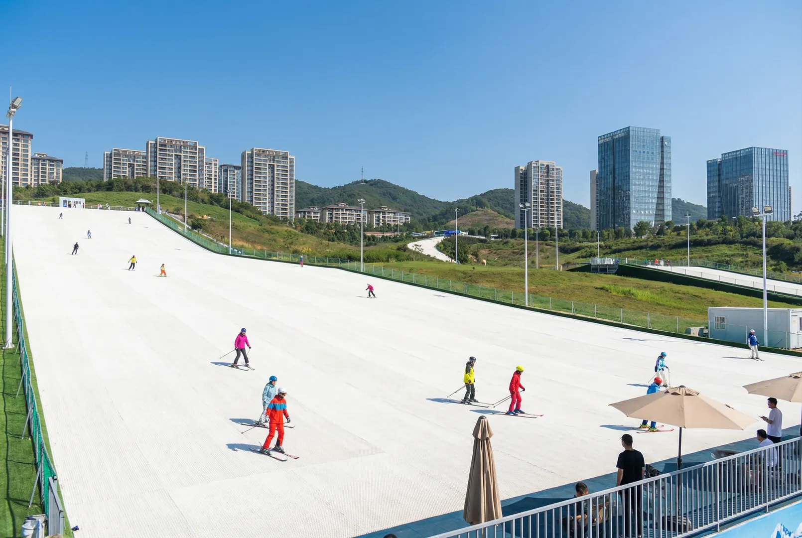 Yun Ding (dry slopes) ski resort