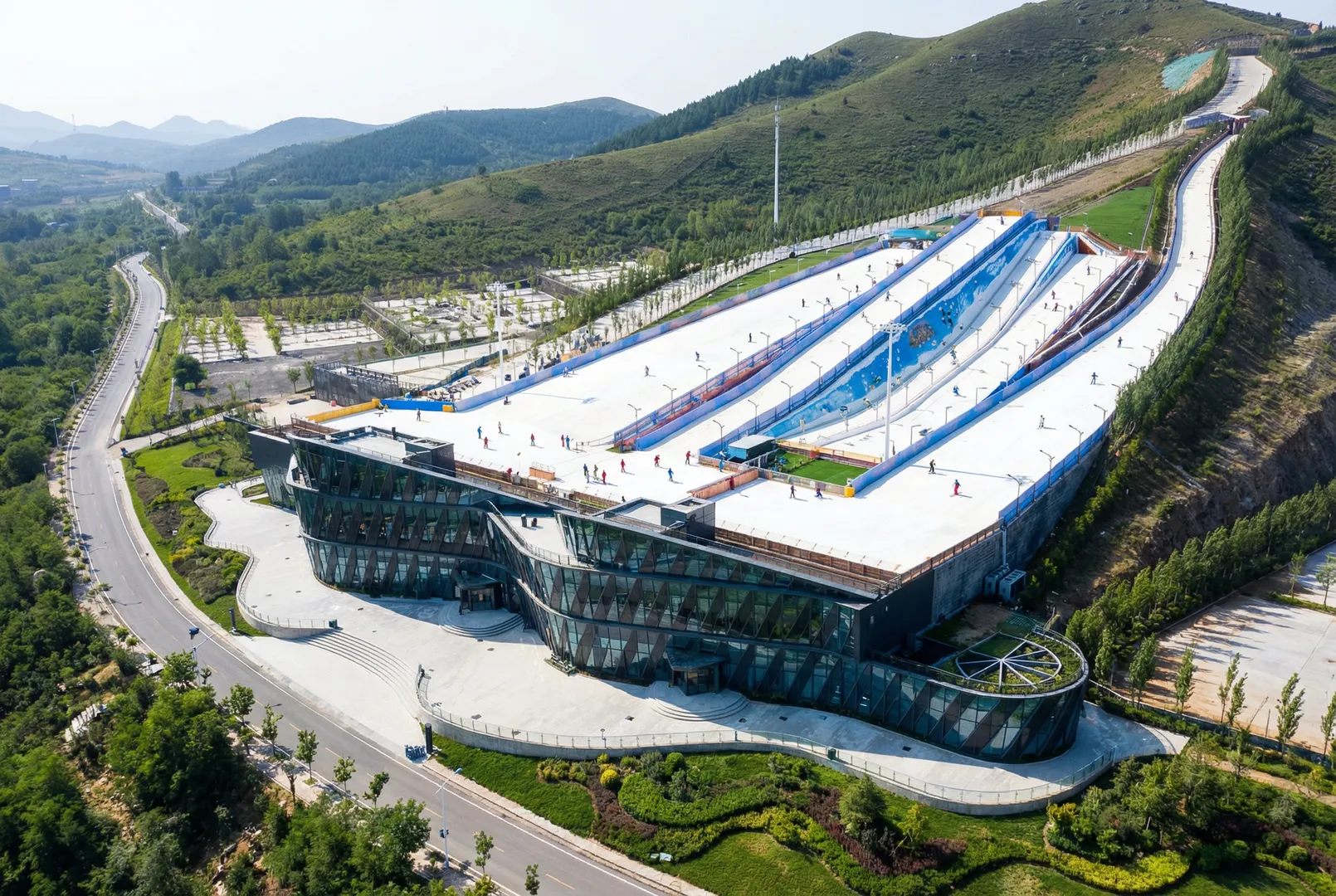 Ziyang Aoxue One Snow All-Season (dry slopes) ski resort