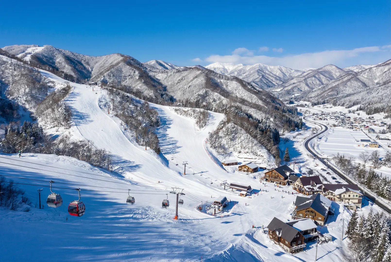 Shirakigamine ski resort