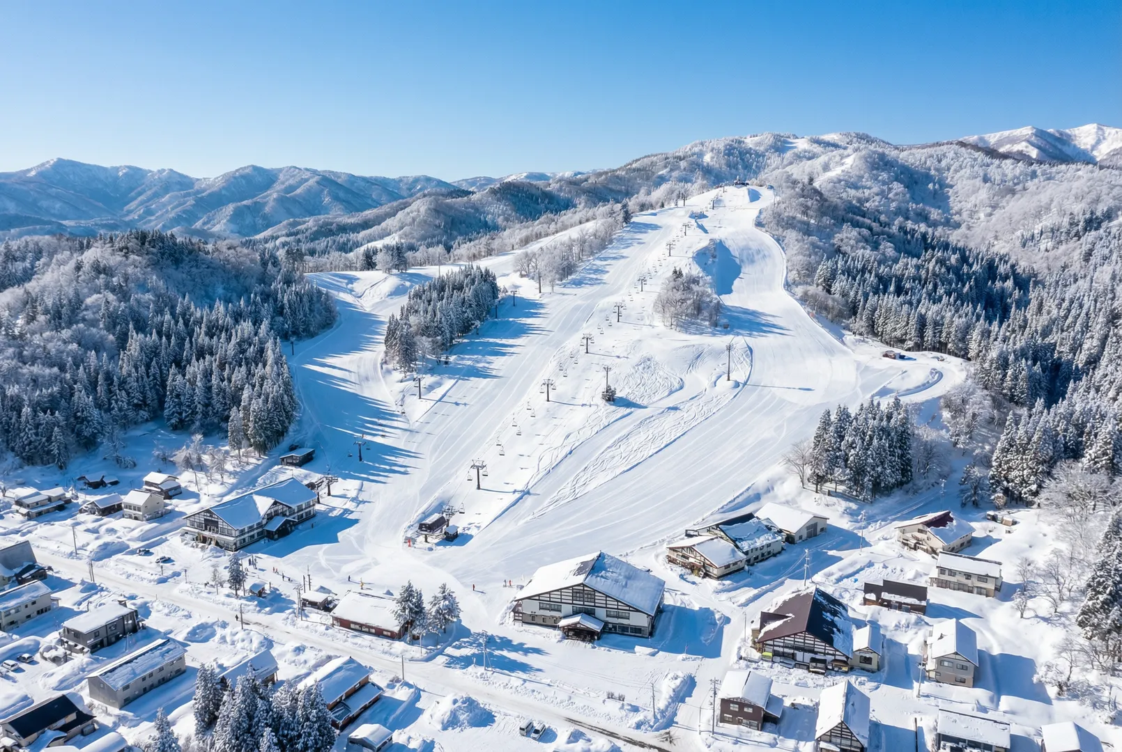 Shirataka Choei ski resort