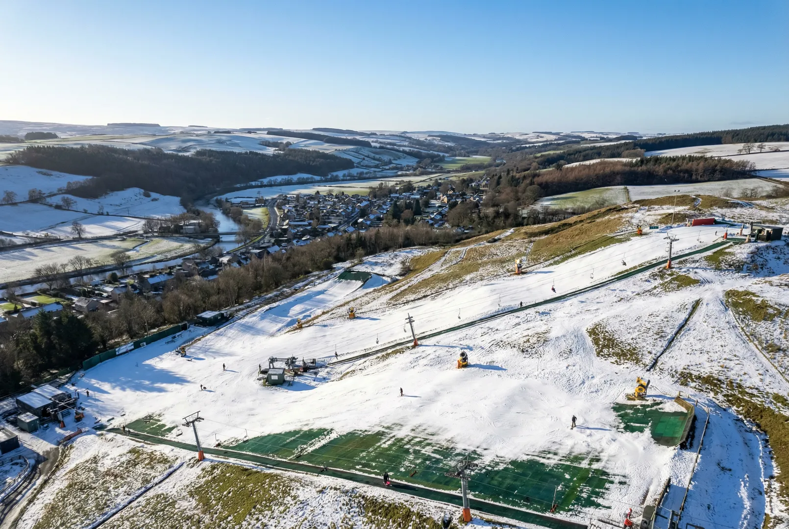 Newmilns Dry Ski Slope (dry slopes) ski resort