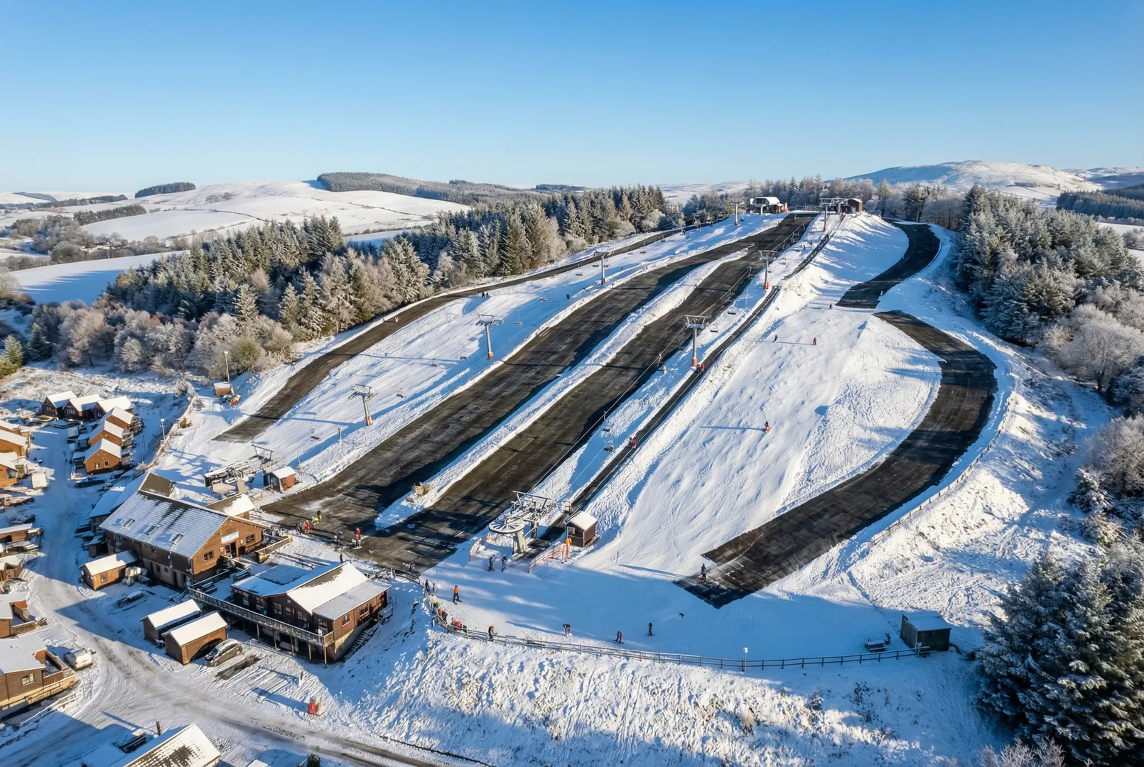 Polmonthill Ski Centre (dry slopes) ski resort