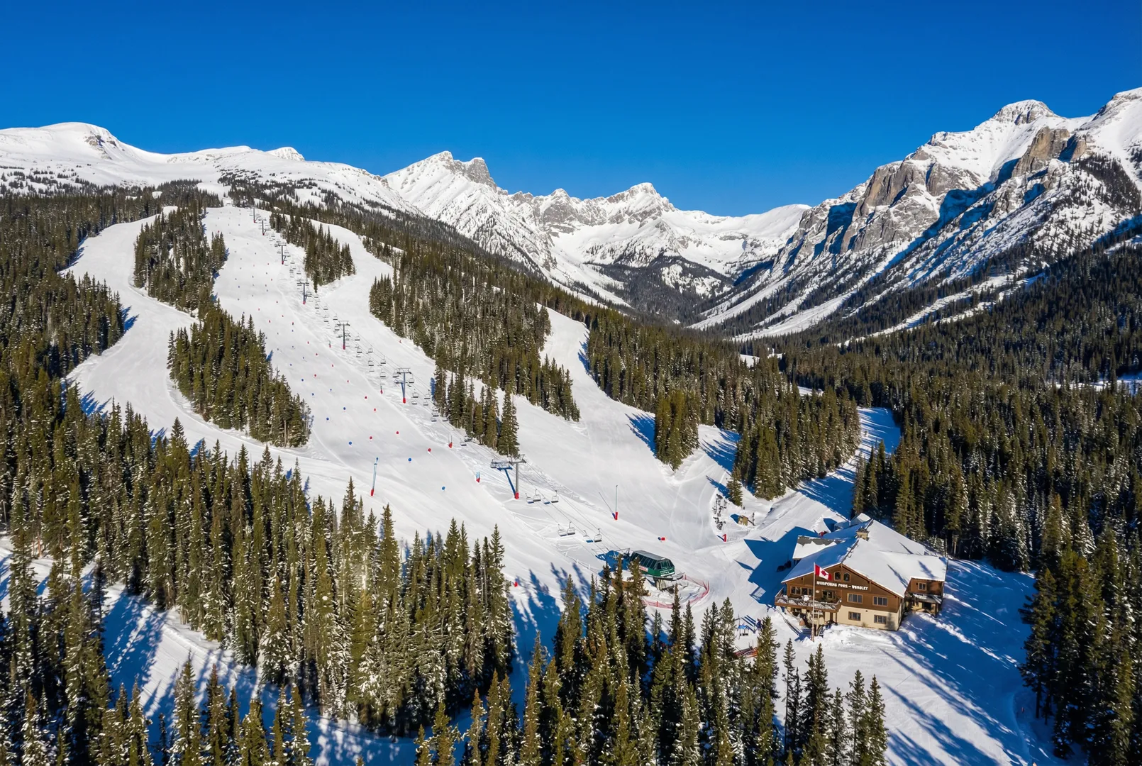 Whispering Pines – Worsley ski resort