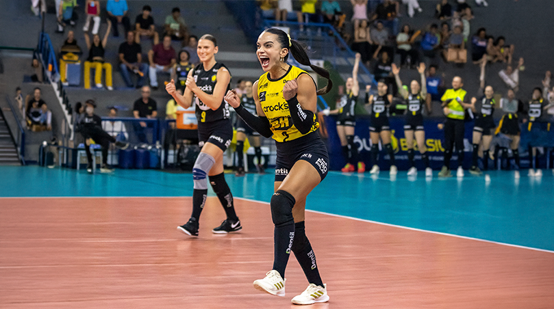 Praia Clube domina Sesi Bauru e abre vantagem nas quartas da Superliga