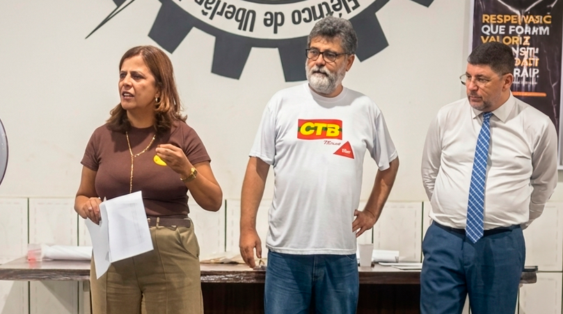 Sem acordo, professores param atividades em Uberlândia e anunciam estado de greve