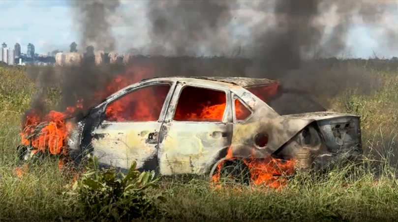 Veículo de homicídio em Uberlândia é queimado horas após crime