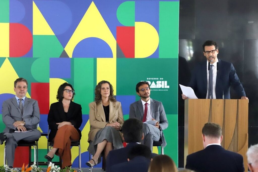 URGENTE: Governo cria protocolo nacional contra violência à imprensa no Dia do Jornalista