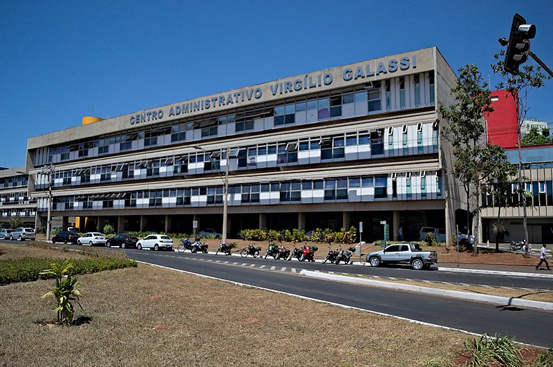 Ausência simultânea de prefeito e vice levanta questionamentos em Uberlândia