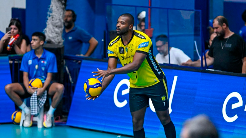 Praia Clube é derrotado na abertura da semifinal da Superliga