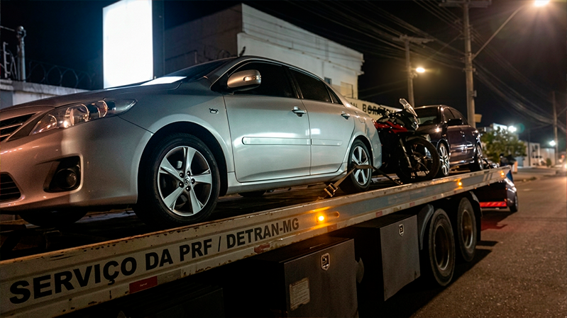 Operação da PM flagra 76 infrações de trânsito em Uberlândia