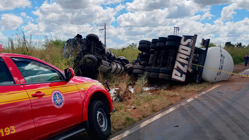 Colisão frontal na MGC-497 termina com morte de motorista em Uberlândia