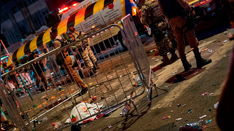 Festa religiosa termina com 2 irmãos mortos e 3 baleados
