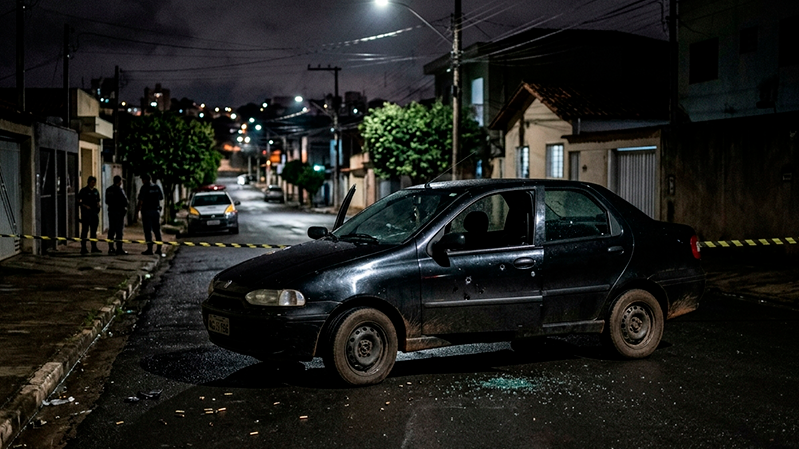 Criminosos perseguem carro e executam jovem em Araguari