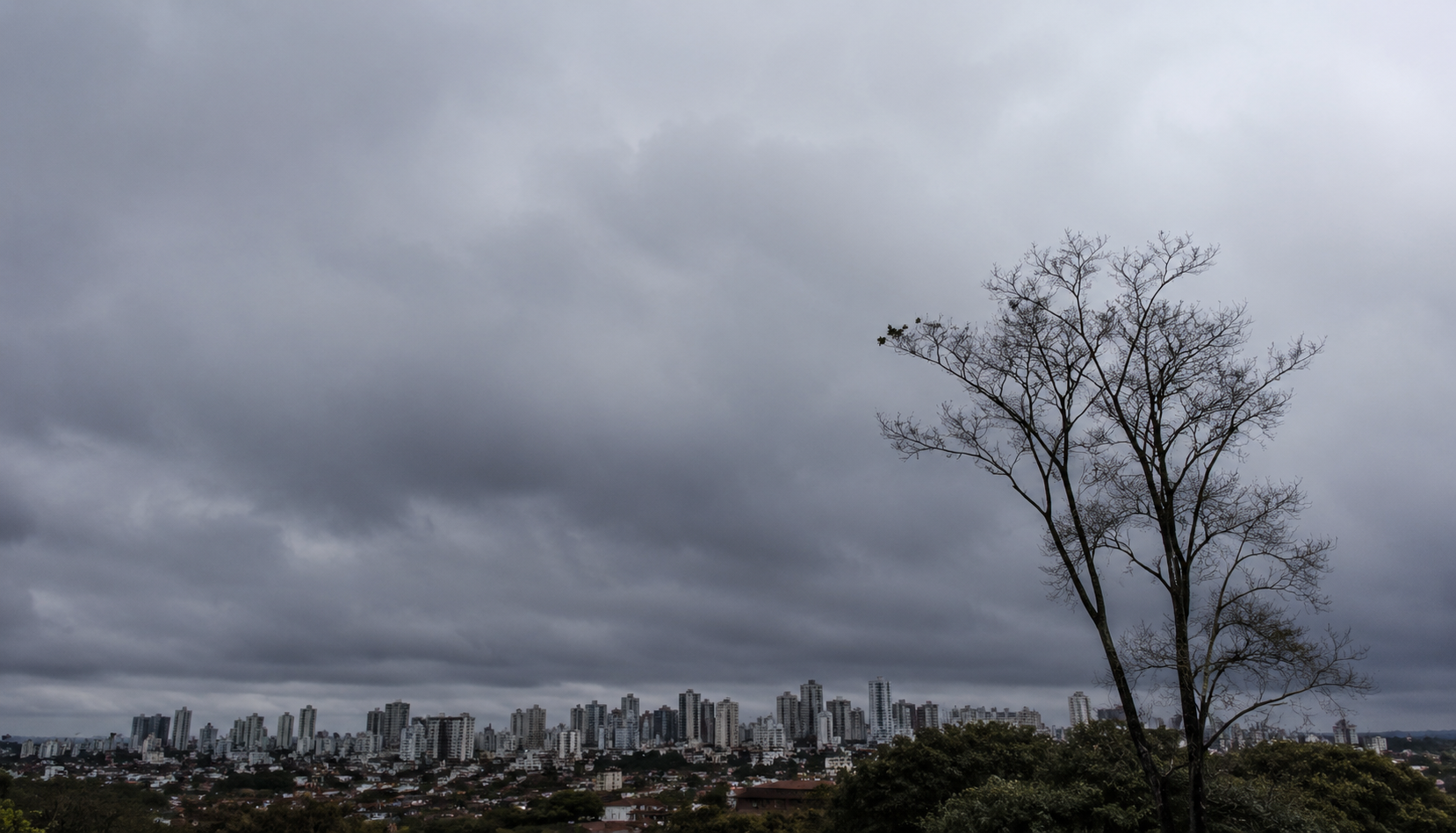 Frente fria derruba temperaturas em Uberlândia e região nesta semana