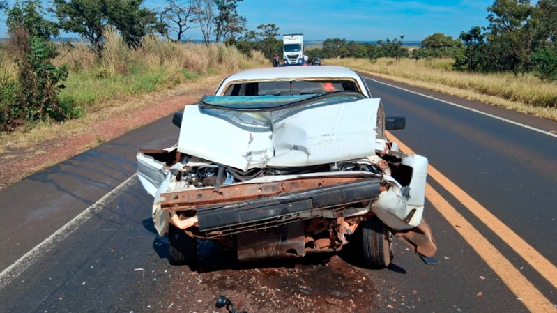 Dois homens ficam gravemente feridos após acidente na MGC-497