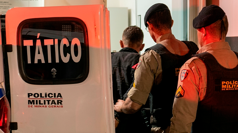 PM recupera carro furtado e prende jovem com histórico de homicídio
