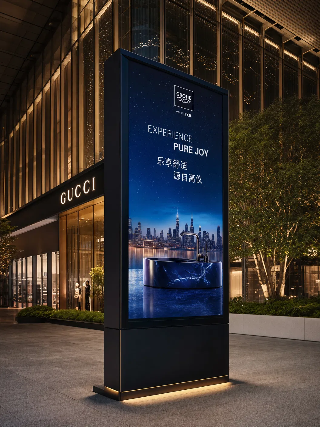 Totem LED outdoor em frente a shopping