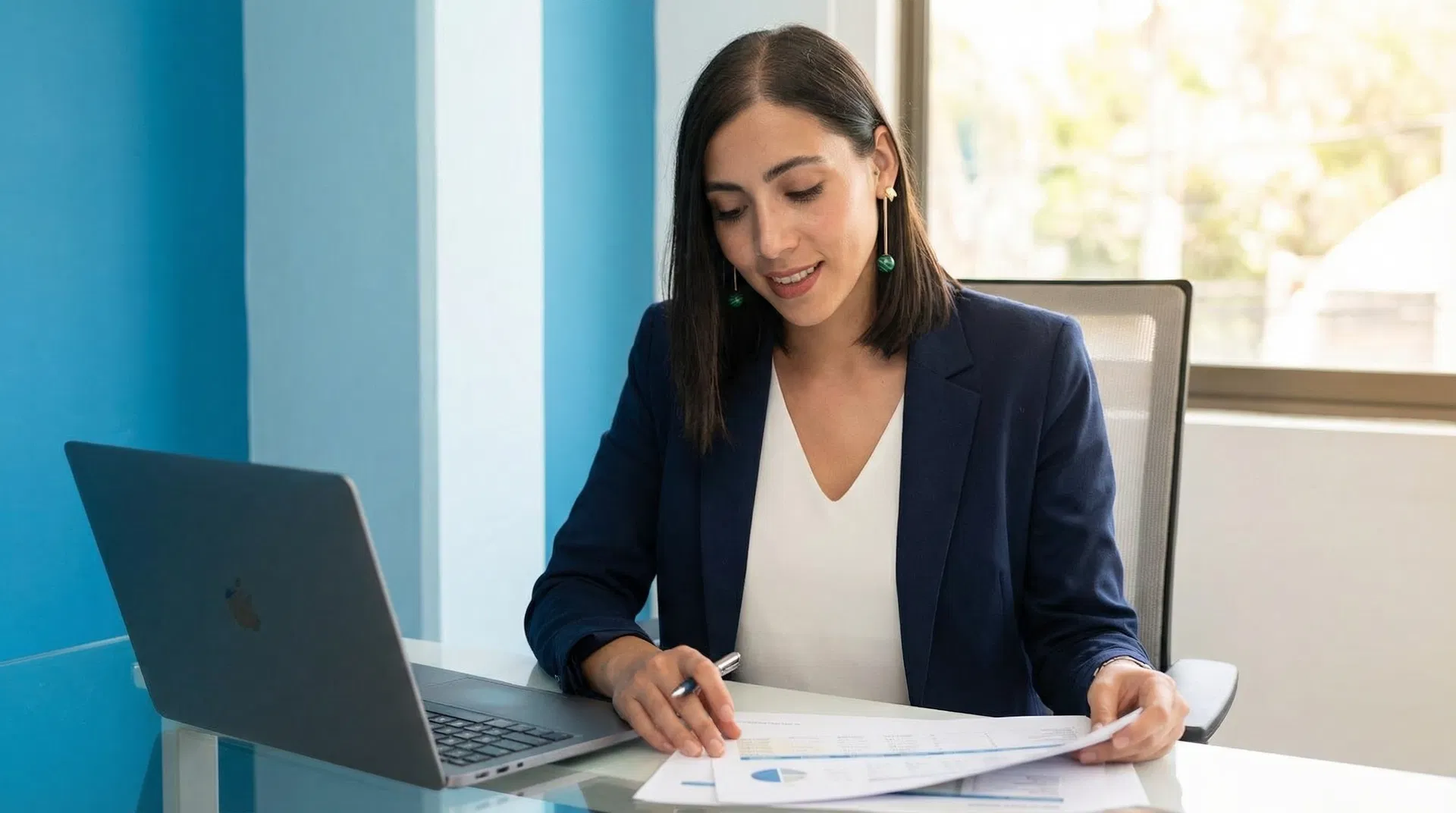 Alejandra trabajando