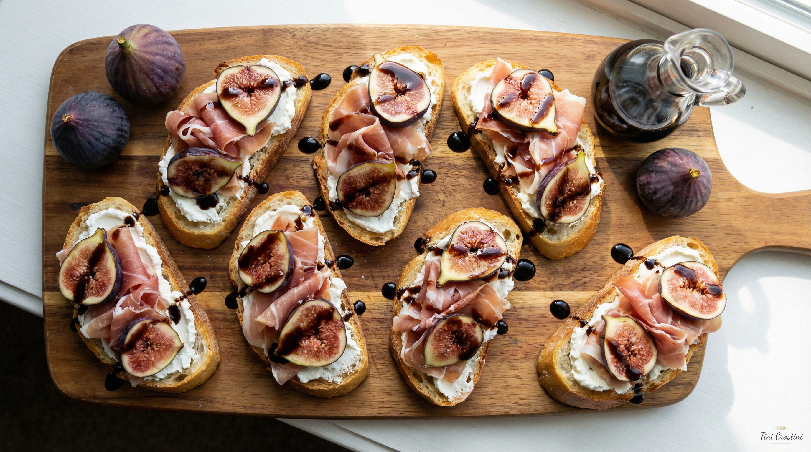 Fig and Prosciutto Crostini with Balsamic Drizzle