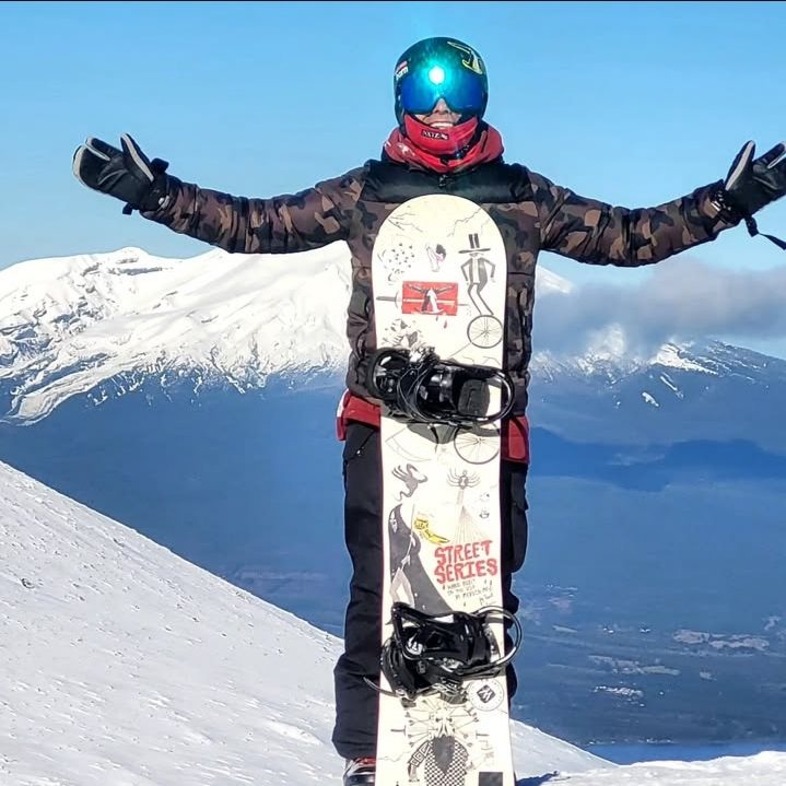 Hernán Cayuman Instructor Snowboard & SnowShoes