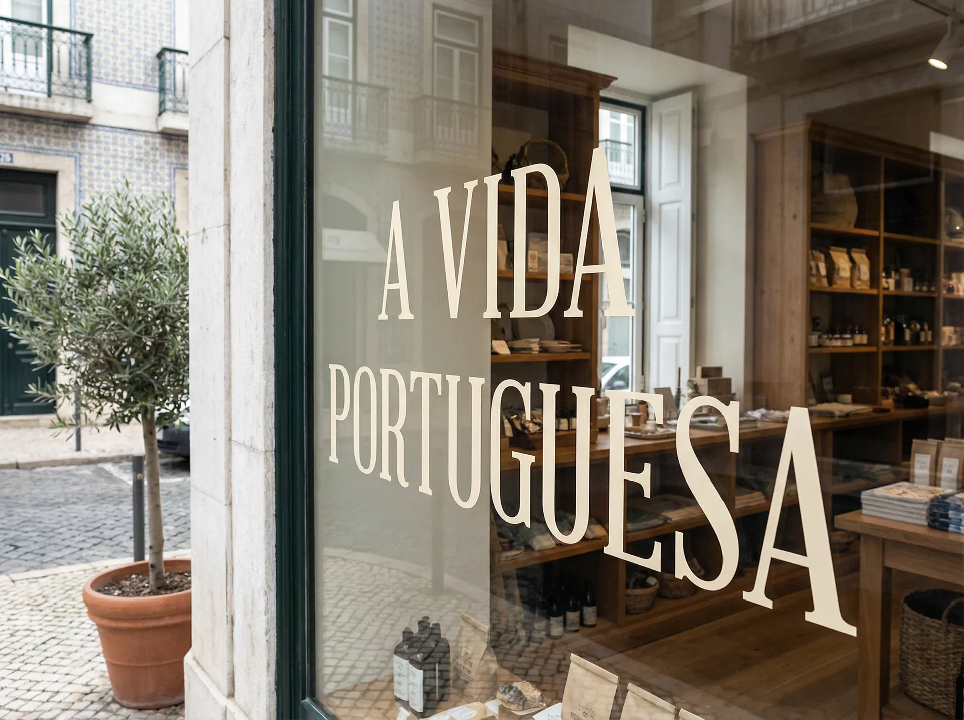 Lettering em Vinil Recortado - Gráfica Ansiães Carrazeda de Ansiães