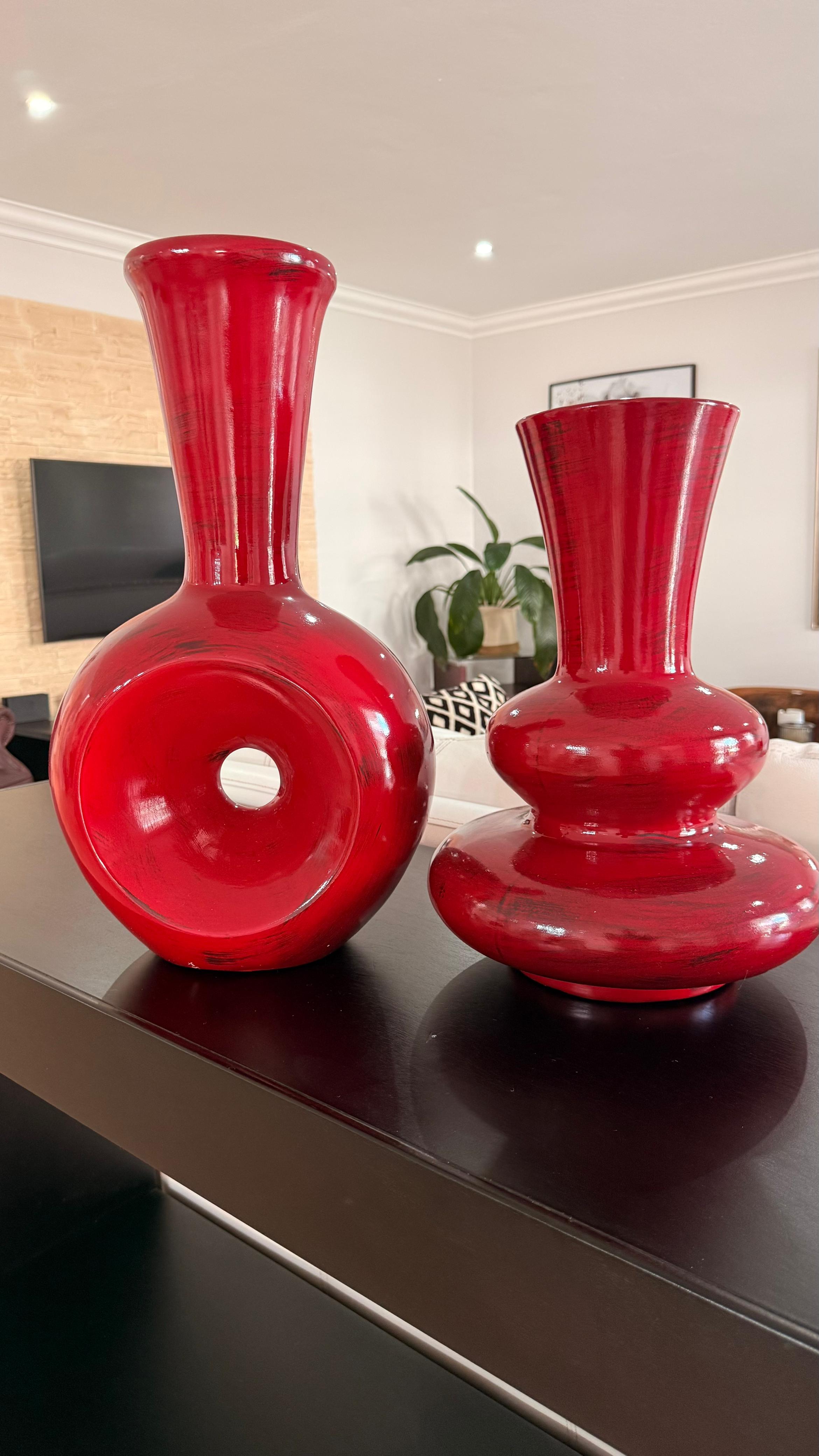 2 Red Vases set 1