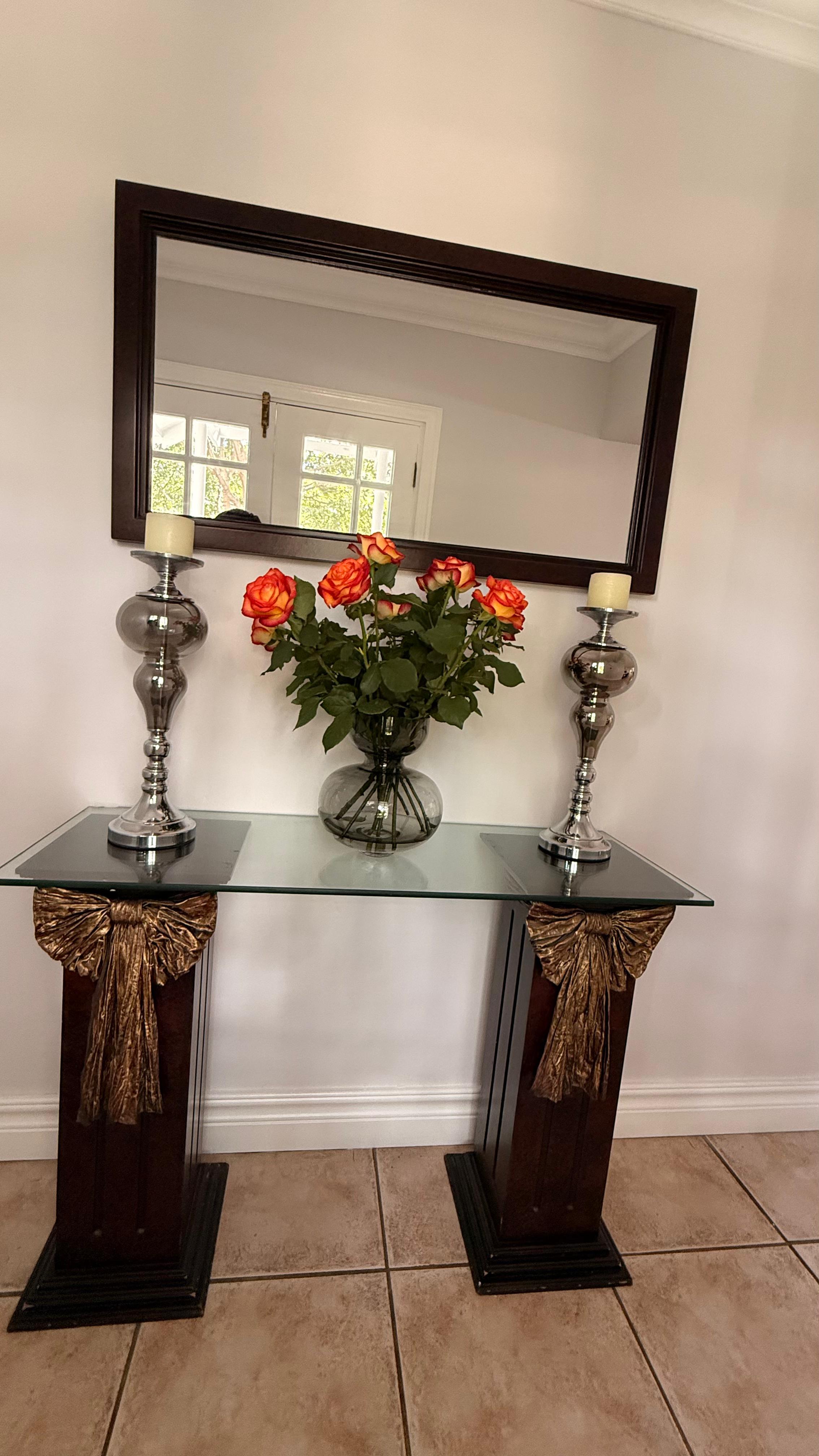 Entrance Console / Mirror and Vase set 2