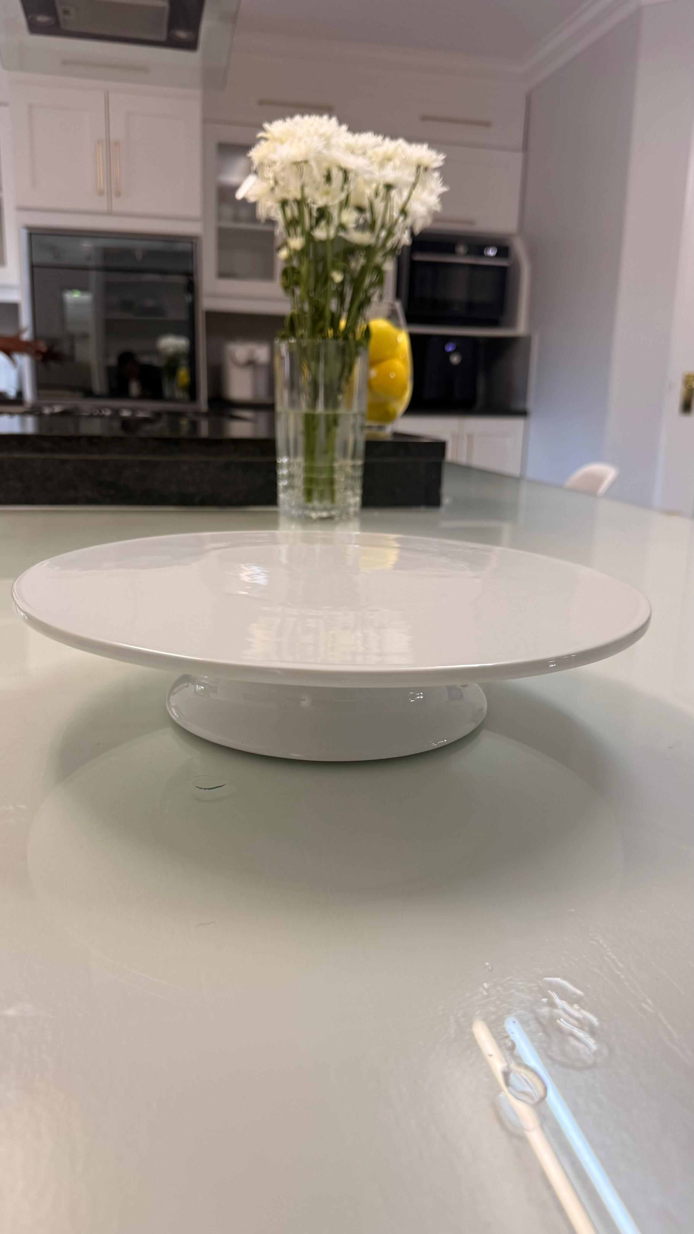 White large Cake stand 1