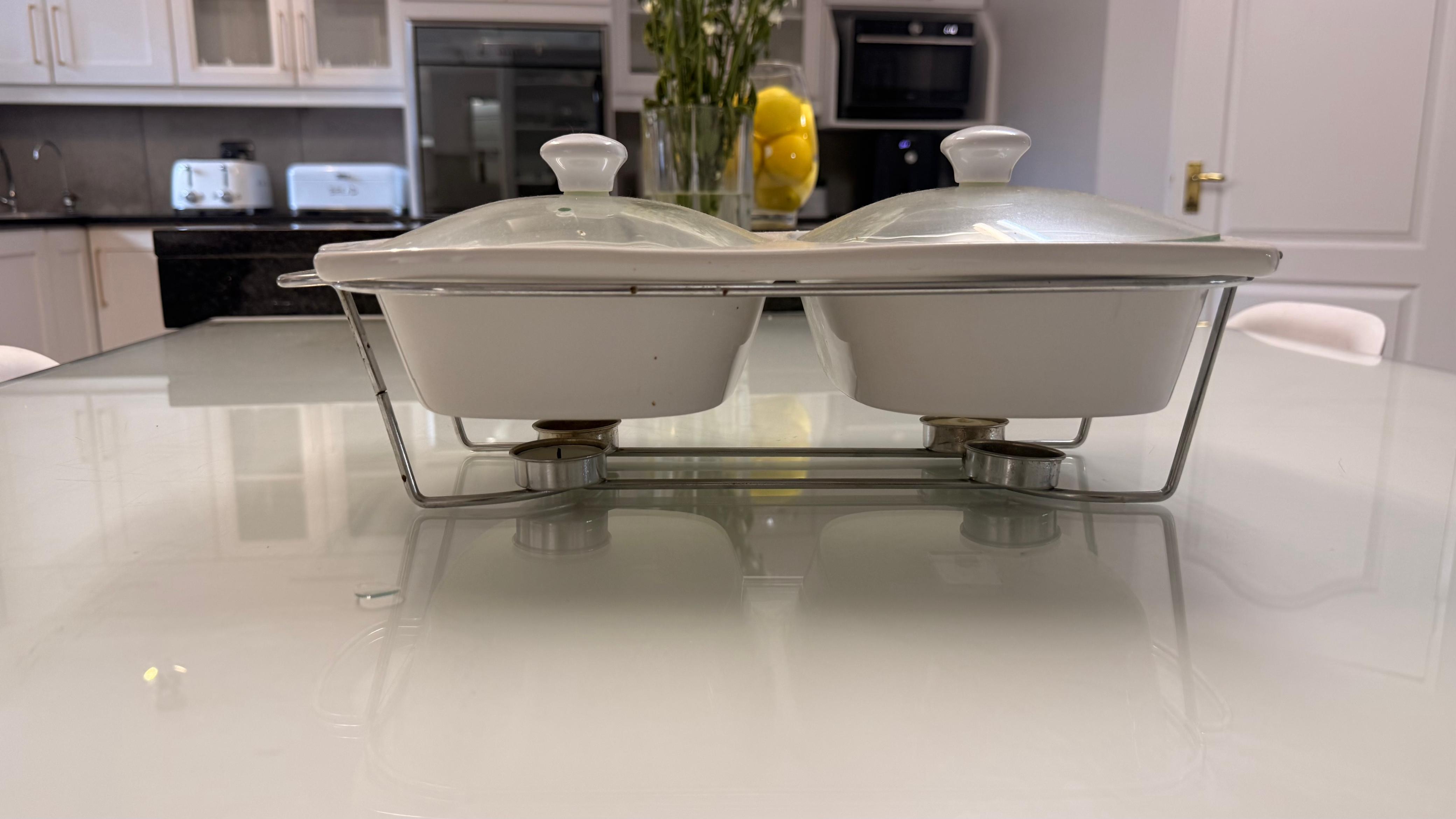 Dual food server with candle warmer 2