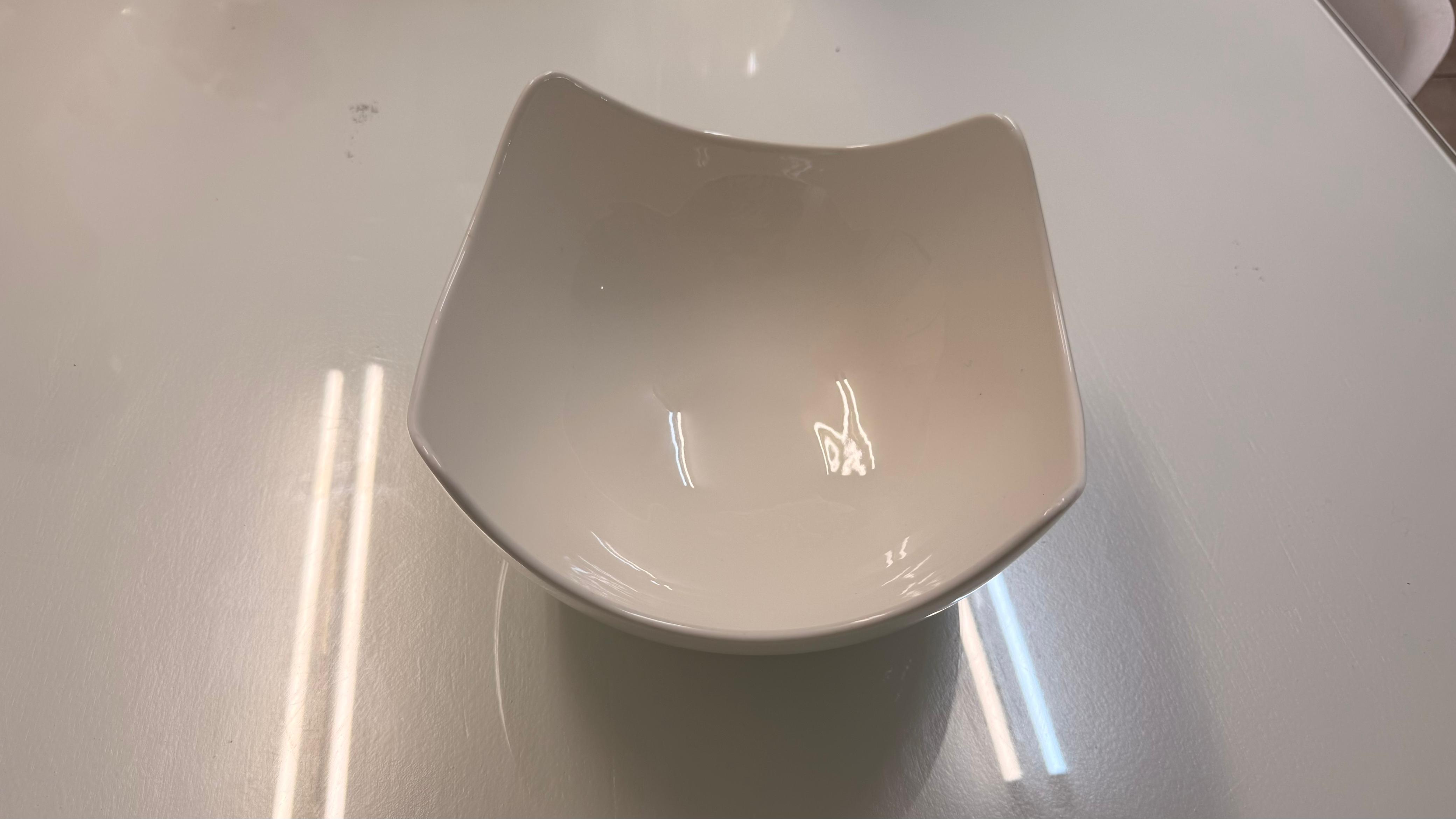 Fine Porcelain Large Salad bowl from @Home 2