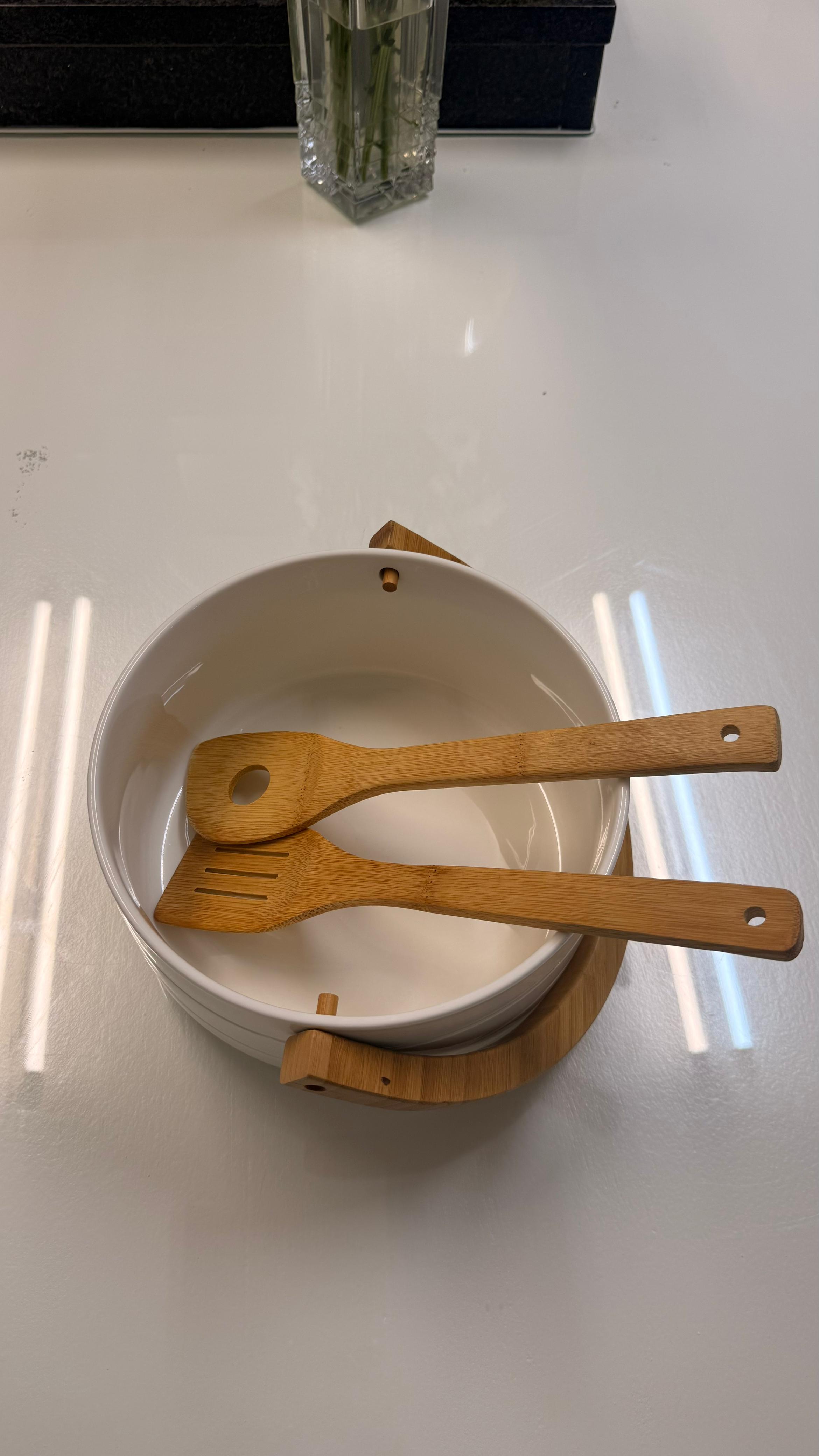 Fine Porcelain Salad bowl from @Home 1