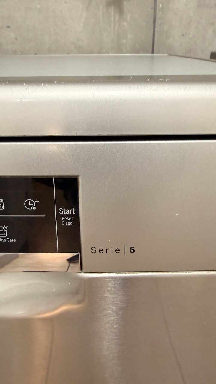 Bosh SuperSlilence Serie 6 - Dish Washer  2