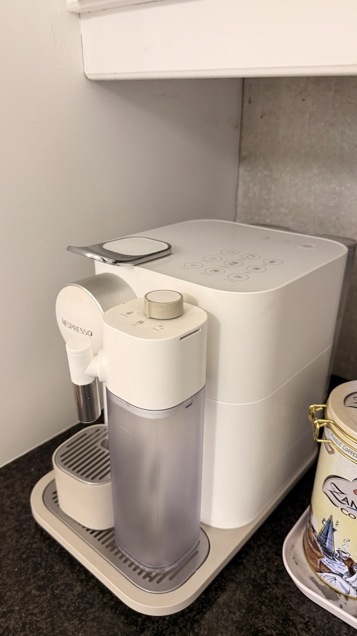 Nespresso Gran Lattissima Coffee Machine 2