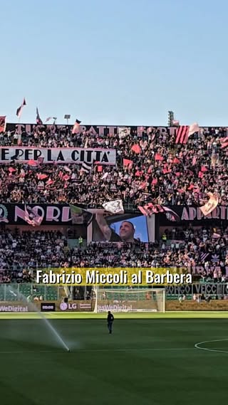 L’abbraccio del Barbera a Fabrizio Miccoli 🩷🖤🦅 @fabrizio_miccoli

📹 @mondopalermo 

#Palermo #Miccoli #renzobarbera #Sicilia #forzapalermo