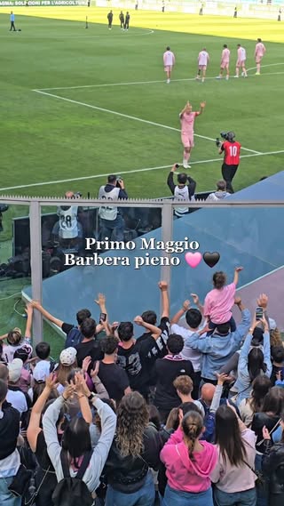 Primo Maggio, Barbera pieno 🏟️🩷🖤

Adesso arrivano le grandi notti dei playoff 🔥

#Palermo #stadio #renzobarbera #forzapalermo sicilia
